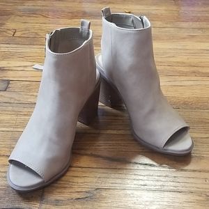 Circus by Sam Edelman Kammi Open toe booties